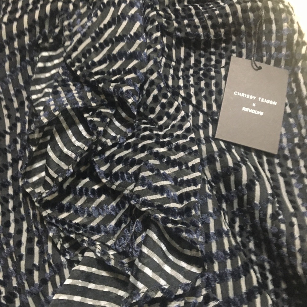 ❌Sold!❌ Chrissy Teigen x Revolve Dominic Midi - Picture 7 of 11